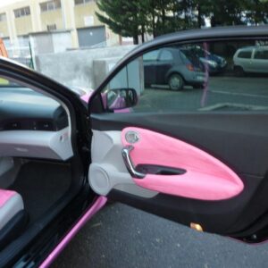 sellerie intérieur cuir et alcantara automobile