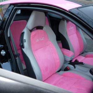 sellerie intérieur cuir et alcantara automobile